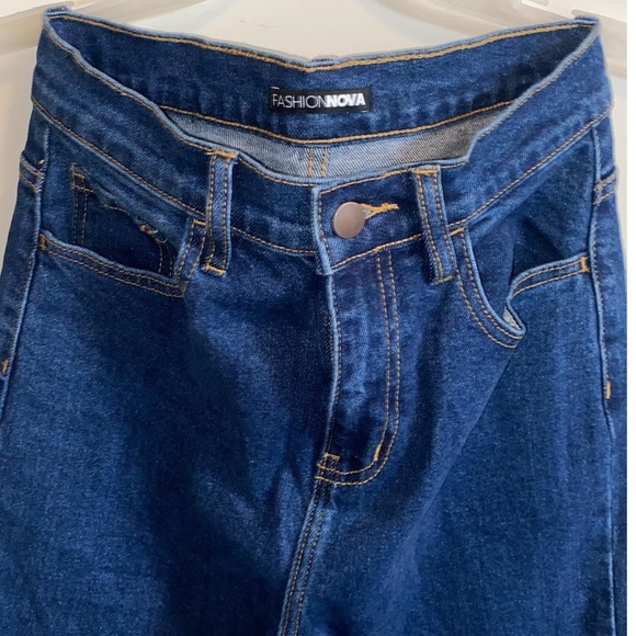 Mom Jeans - Picture 2 of 3